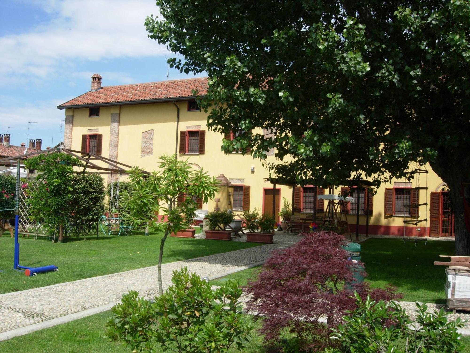 B&B Il Pioppo E La Fonte Castello d'Agogna Kültér fotó